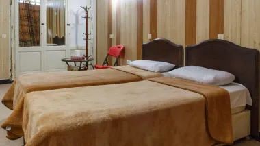 هتل مریم جزیره قشم - اتاق 2 تخته (2 تخت 1 نفره)