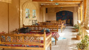 اقامتگاه بومگردی سرای همایونی شیراز - نمای محوطه