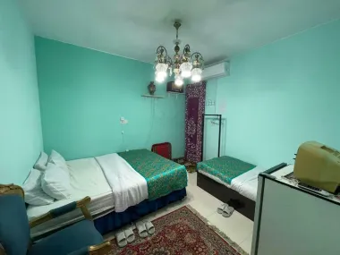 اقامتگاه سنتی ترنجستان شیراز - اتاق 3 تخته (1 تخت 2 نفره 1 تخت 1 نفره)