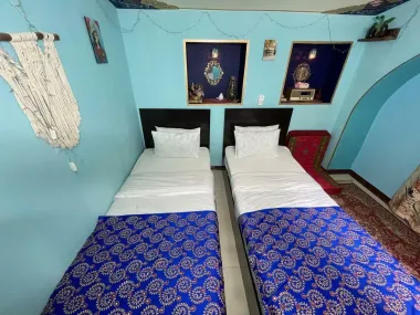 اقامتگاه سنتی ترنجستان شیراز - اتاق 2 تخته (2 تخت 1 نفره)