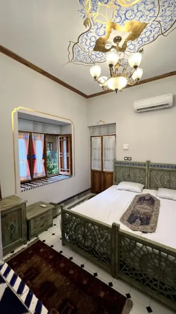 اقامتگاه سنتی عمارت جمشیدیه شیراز - اتاق 2 تخته (1 تخت 2 نفره)