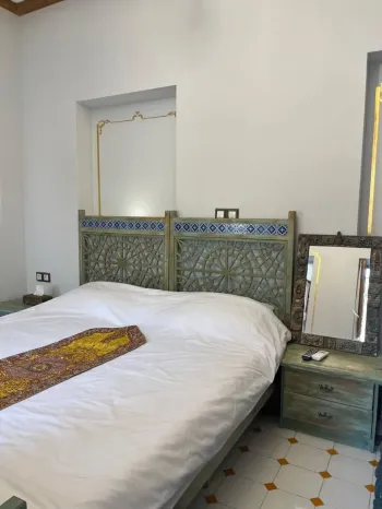 اقامتگاه سنتی عمارت جمشیدیه شیراز - اتاق 2 تخته (1 تخت 2 نفره)