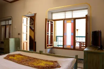 اقامتگاه سنتی عمارت جمشیدیه شیراز - نمای اتاق