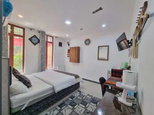 اقامتگاه سنتی سیمرغ شیراز - نمای اتاق