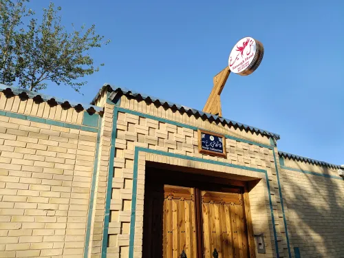 اقامتگاه سنتی سیمرغ شیراز - نمای بیرونی