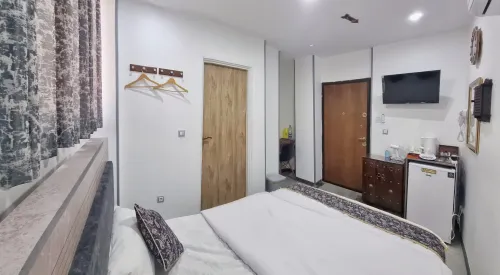 اقامتگاه سنتی سیمرغ شیراز - نمای اتاق