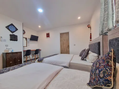 اقامتگاه سنتی سیمرغ شیراز - نمای اتاق