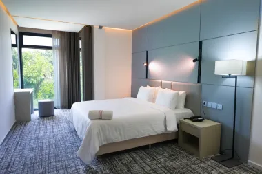 هتل رونیاس شیراز - اتاق 2 تخته (1 تخت 2 نفره)