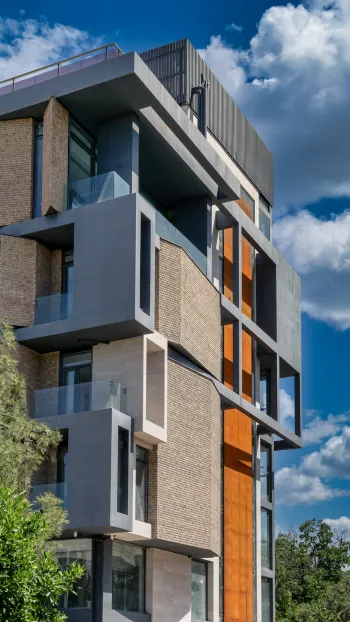 هتل رونیاس شیراز - نمای بیرونی 