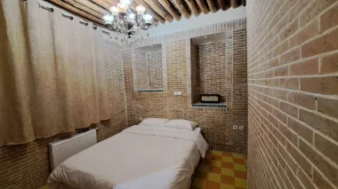 اقامتگاه سنتی طاوسی شیراز - اتاق 2 تخته (1 تخت 2 نفره)