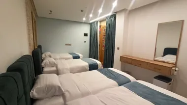 هتل بوتیک گیسو شیراز - اتاق 4 تخته 