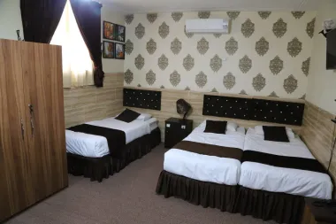 هتل کیوان شیراز - اتاق 3 تخته (1 تخت 2 نفره 1 تخت 1 نفره)