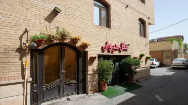 هتل کیوان شیراز - نمای بیرونی 