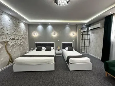 هتل صدرا شیراز - اتاق 3 تخته (1 تخت 2 نفره 1 تخت 1 نفره)