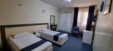 هتل صدرا شیراز - اتاق 2 تخته (2 تخت 1 نفره)