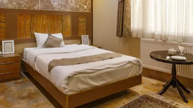 هتل آپارتمان خانه سبز شیراز - اتاق 2 تخته (1 تخت 2 نفره)