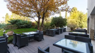 هتل هما شیراز - نمای بیرونی