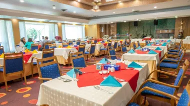 هتل هما شیراز - رستوران