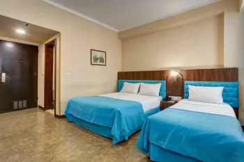 هتل ارگ شیراز - اتاق 3 تخته (1 تخت 2 نفره 1 تخت 1 نفره)