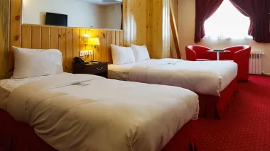 هتل ستارگان شیراز - اتاق 3 تخته (1 تخت 2 نفره 1 تخت 1 نفره)