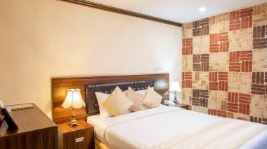 هتل کریم خان شیراز - اتاق 2 تخته (1 تخت 2 نفره)