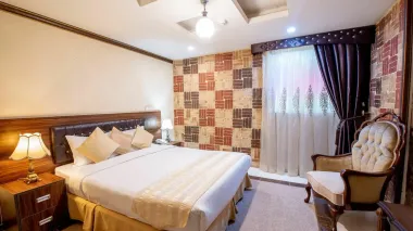 هتل کریم خان شیراز - اتاق 2 تخته (1 تخت 2 نفره)