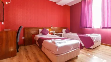 هتل آپارتمان جهان نما شیراز - اتاق 2 تخته (2 تخت 1 نفره)