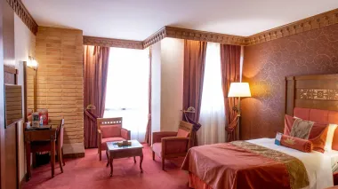 هتل زندیه شیراز - اتاق 2 تخته (1 تخت 2 نفره)