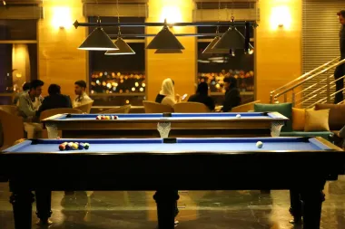هتل بزرگ شیراز - میز بیلیارد