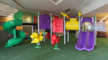 هتل بزرگ شیراز - فضای بازی کودکان
