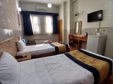 هتل آناهیتا شیراز - اتاق 2 تخته (2 تخت 1 نفره)