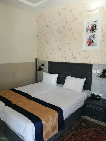 هتل آناهیتا شیراز - اتاق 2 تخته (2 تخت 1 نفره)