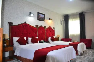 هتل بین المللی پرسپولیس شیراز - اتاق 3 تخته (1 تخت 2 نفره 1 تخت 1 نفره)