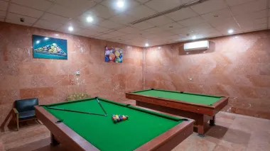 هتل بین المللی پرسپولیس شیراز - میز بیلیارد