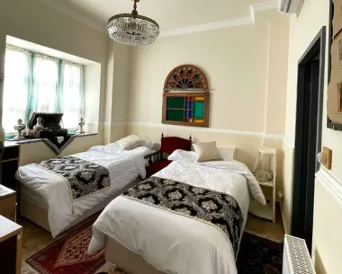 بوتیک هتل شاه پریون شیراز - اتاق 2 تخته (2 تخت 1 نفره)
