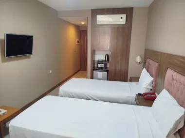 هتل آریانا شیراز - اتاق 2 تخته (2 تخت 1 نفره)