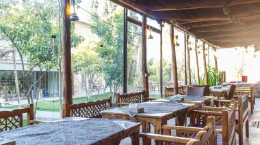 اقامتگاه بومگردی خانه باغ ایرانی شیراز - رستوران