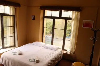 اقامتگاه بومگردی خانه باغ ایرانی شیراز - اتاق 2 تخته (1 تخت 2 نفره)