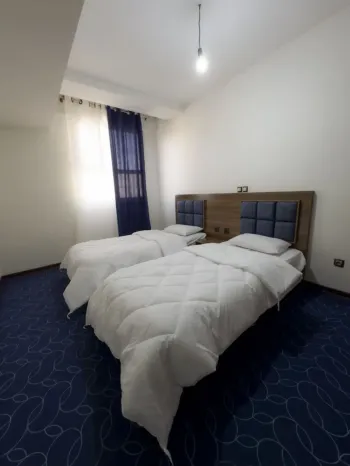 خانه مسافر هجرت شیراز - اتاق 2 تخته (2 تخت 1 نفره)