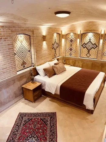 هتل بوتیک شمس الملوک شیراز - اتاق 2 تخته (1 تخت 2 نفره)