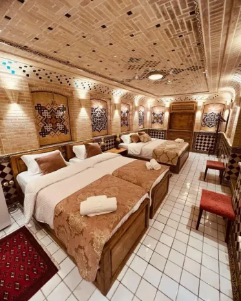 هتل بوتیک شمس الملوک شیراز - اتاق 4 تخته (1 تخت 2 نفره 2 تخت 1 نفره)