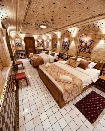 هتل بوتیک شمس الملوک شیراز - اتاق 4 تخته (1 تخت 2 نفره 2 تخت 1 نفره)