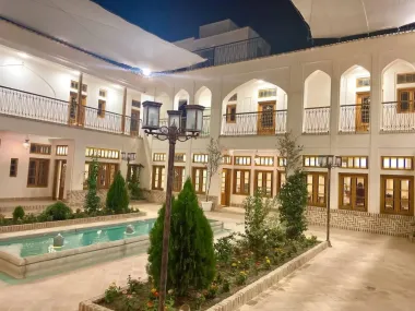 هتل ساباط اصفهان - نمای محوطه