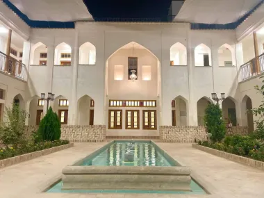 هتل ساباط اصفهان - نمای محوطه