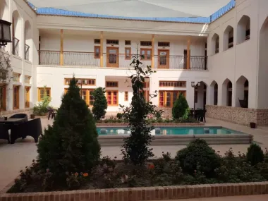 هتل ساباط اصفهان - نمای محوطه