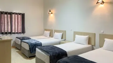 هتل همام اصفهان - اتاق 4 تخته (4 تخت 1 نفره)