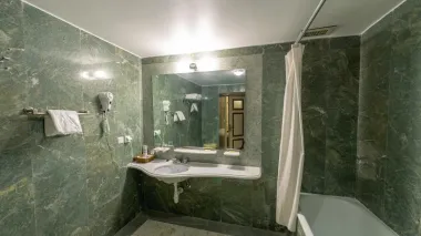 هتل عباسی اصفهان - سرویس بهداشتی و حمام