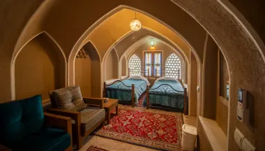 اقامتگاه سنتی احسان کاشان - اتاق 2 تخته (2 تخت 1 نفره)