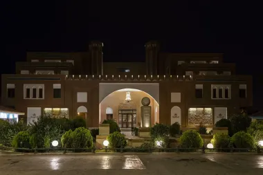 هتل پارسیان صفائیه یزد - نمای بیرونی 