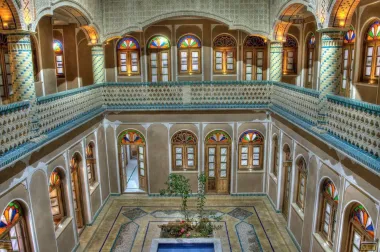 هتل فاضلی یزد - نمای محوطه